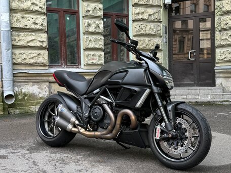 2011 Ducati Diavel Carbon, чёрный, 700000 рублей, вид 2