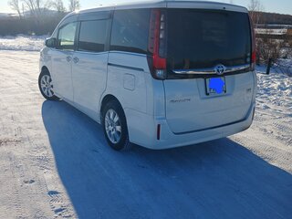 2015 Toyota Esquire I, белый, 2200000 рублей, вид 5