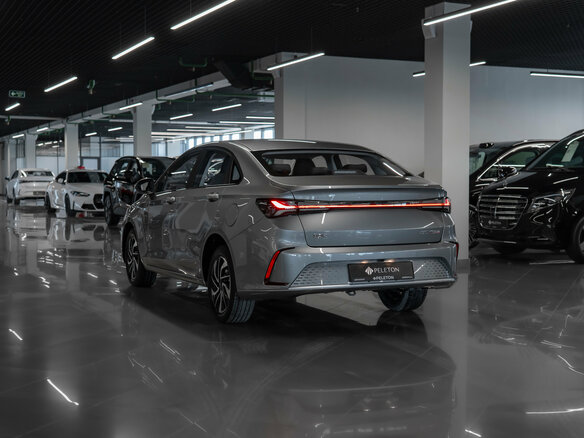2025 BAIC U5 Plus, серый, 2040000 рублей - вид 3