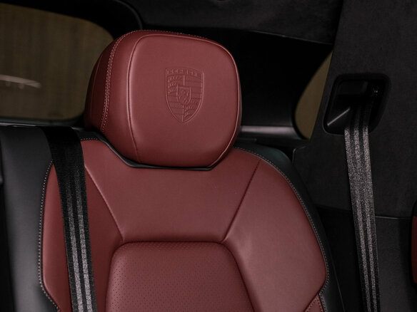 2026 Porsche Cayenne GTS III Рестайлинг, чёрный, 25600000 рублей - вид 30