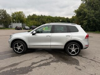 2012 Volkswagen Touareg II, серый, 2100000 рублей, вид 3