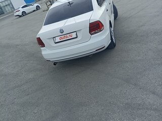 2018 Volkswagen Polo V Рестайлинг, белый, 700000 рублей, вид 4