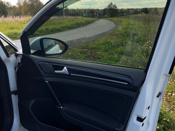 2014 Volkswagen Golf VII, белый, 1100000 рублей - вид 12