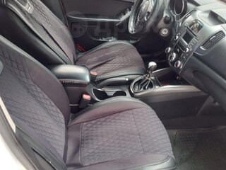 2011 Kia Cerato 5-speed II, белый, 890000 рублей, вид 3