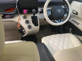 2018 Toyota Sienta II, красный, 1780000 рублей, вид 5