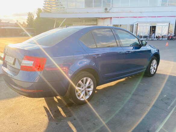 2018 Skoda Octavia III (A7) Рестайлинг, синий - вид 4
