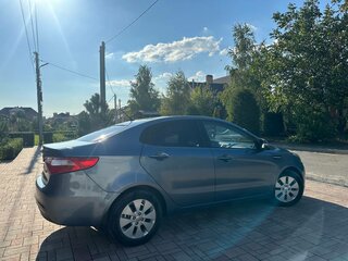 2013 Kia Rio 5-speed III, голубой, 1290000 рублей, вид 5