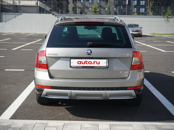 2014 Skoda Octavia Scout III (A7), бежевый, 1930000 рублей - вид 7