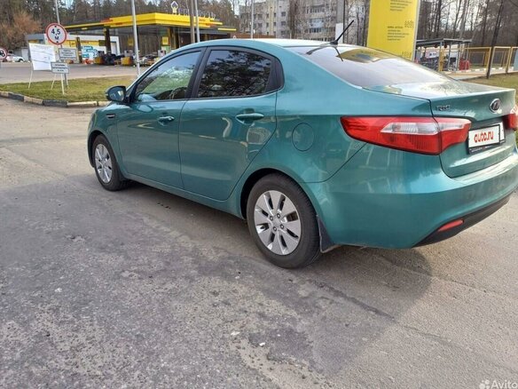 2011 Kia Rio 5-speed III, зелёный, 950000 рублей - вид 10