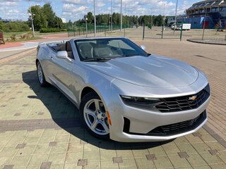 2018 Chevrolet Camaro 8-speed VI Рестайлинг, серебристый, 2050000 рублей, вид 3
