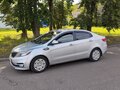 2016 Kia Rio III Рестайлинг, серебристый, 600000 рублей - вид 2