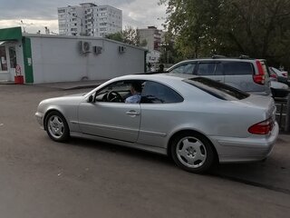 1999 Mercedes-Benz CLK-Класс 200 I (W208), серебристый, 1000080 рублей, вид 3