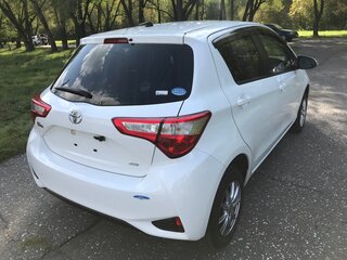 2019 Toyota Vitz III (XP130) Рестайлинг 2, белый, 1450000 рублей, вид 5