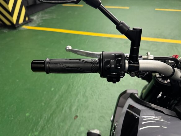 2018 Yamaha MT-09 (FZ-09), серый, 875000 рублей - вид 12