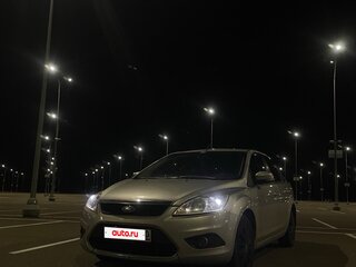 2010 Ford Focus II Рестайлинг, серебристый, 430000 рублей, вид 3