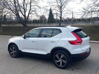 2018 Volvo XC40 I, белый, 2950000 рублей, вид 4