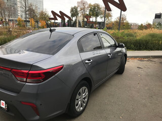 2018 Kia Rio IV, серый, 1550000 рублей, вид 2