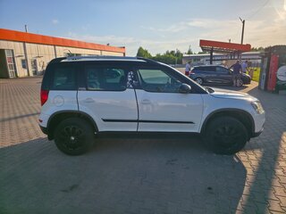 2015 Skoda Yeti I Рестайлинг, белый, 1200000 рублей, вид 4