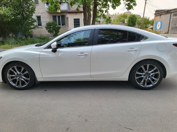 2017 Mazda 6 III (GJ) Рестайлинг, белый, 2400000 рублей - вид 1