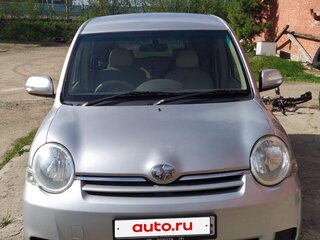 2007 Toyota Sienta I Рестайлинг 1, серебристый, 510000 рублей, вид 2
