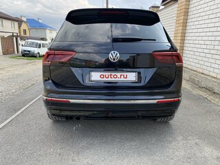 2018 Volkswagen Tiguan II, чёрный, 2690000 рублей, вид 4