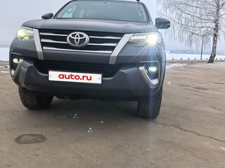 2019 Toyota Fortuner II, серый, 4499000 рублей, вид 2