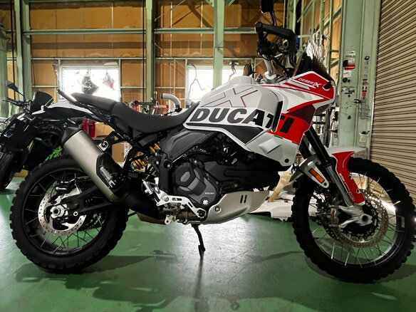 2022 Ducati DesertX, белый, 1250000 рублей