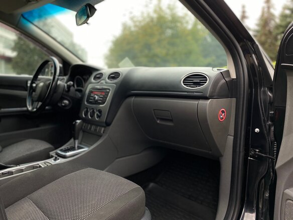 2010 Ford Focus II Рестайлинг, чёрный - вид 10