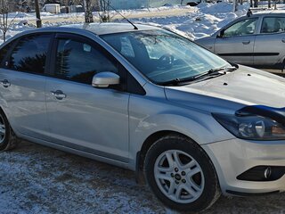 2010 Ford Focus II Рестайлинг, серебристый, 785000 рублей, вид 4