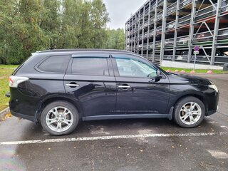 2013 Mitsubishi Outlander III, чёрный, 1390000 рублей, вид 4