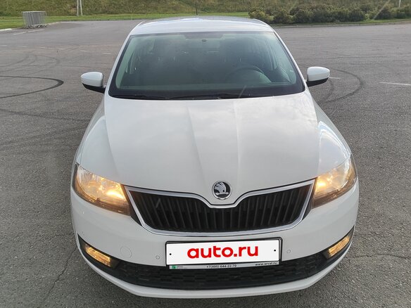2018 Skoda Rapid I Рестайлинг, белый, 980000 рублей - вид 1