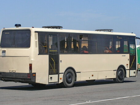 2002 ЛАЗ 4207, бежевый, 209000 рублей, вид 1