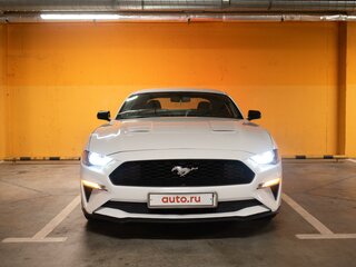 2019 Ford Mustang VI Рестайлинг, белый, 2971877 рублей, вид 4