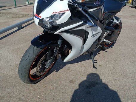 2010 Honda CBR 1000 RR/RA Fireblade, белый, 680000 рублей, вид 5