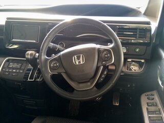 2016 Honda Stepwgn V, чёрный, 2350000 рублей, вид 4