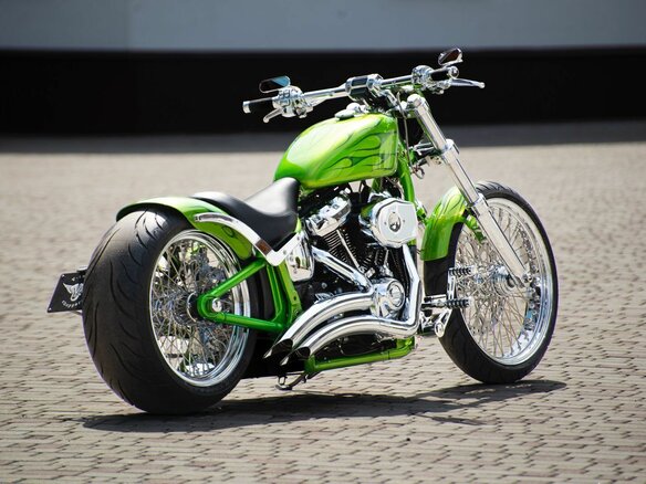 2023 Harley-Davidson Breakout, зелёный, 7000000 рублей - вид 1
