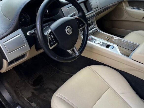 2012 Jaguar XF I Рестайлинг, чёрный, 1700000 рублей - вид 4