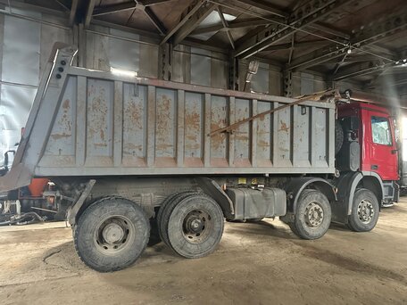 2008 Mercedes-Benz Actros, красный, 3000000 рублей, вид 4