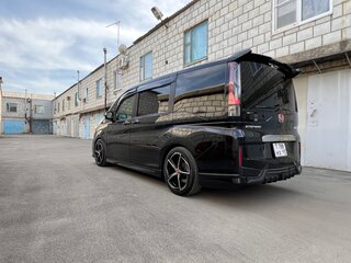 2017 Honda Stepwgn Spada V Рестайлинг, чёрный, 2300000 рублей, вид 3