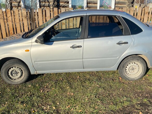 2016 Lada (ВАЗ) Granta I, серебристый, 320000 рублей - вид 2