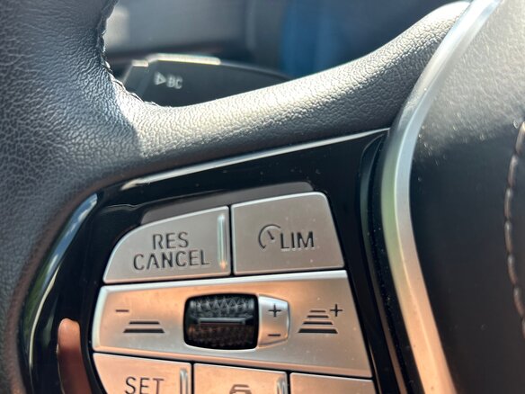 2021 BMW 5 серии 520i VII (G30/G31/G38) Рестайлинг, белый, 4850000 рублей - вид 12