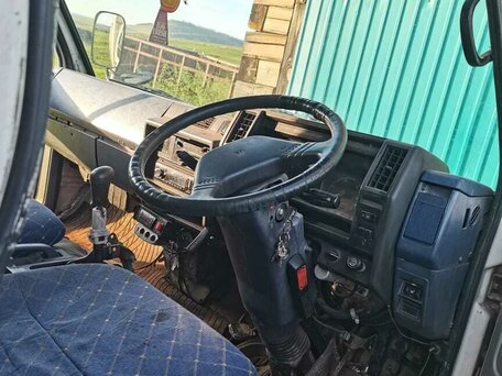 1993 Isuzu Elf (N-series), белый, 600000 рублей, вид 3