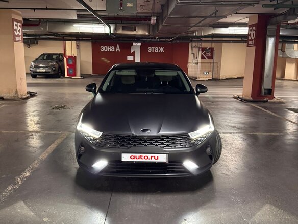 2020 Kia K5 III, серый, 3000000 рублей - вид 2