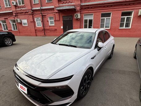2024 Hyundai Sonata VIII (DN8) Рестайлинг, белый, 4050000 рублей, вид 3
