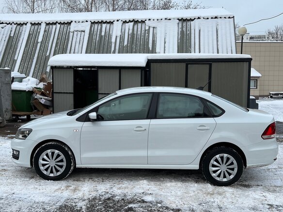 2017 Volkswagen Polo V Рестайлинг, белый, 1499000 рублей - вид 3