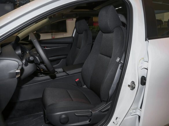 2025 Mazda 3 Axela IV (BP), красный, 2225000 рублей - вид 6