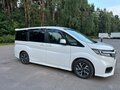 2020 Honda Stepwgn Spada V Рестайлинг, белый - вид 1