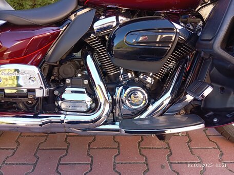 2017 Harley-Davidson Electra Glide, пурпурный, 1350000 рублей, вид 4