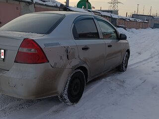 2011 Chevrolet Aveo I Рестайлинг, серебристый, 277000 рублей, вид 2