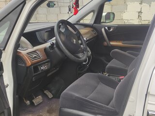 2006 Honda Elysion I, белый, 1350000 рублей, вид 5